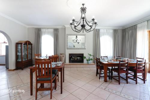 Étterem, A Tuscan Villa Guest House near Fish Hoek Beach Étterem, A Tuscan Villa Guest House near Fish Hoek Beach