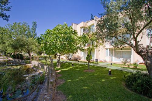 This photo about Aparthotel Duva & Spa shared on HyHotel.com