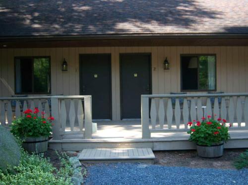 在meiguo.com看到的Tall Pines Motel的介绍图片