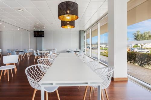 صالة مشتركة/ منطقة التلفزيون, B&B HOTEL Cantanhede Coimbra in كانتانهيد صالة مشتركة/ منطقة التلفزيون, B&B HOTEL Cantanhede Coimbra in كانتانهيد