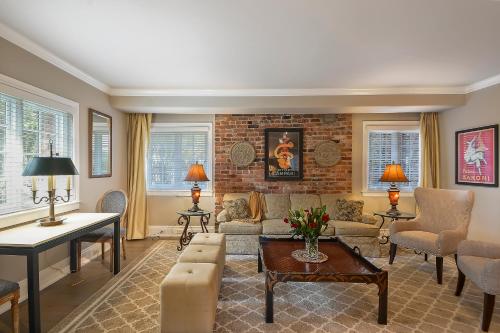 在meiguo.com看到的Upper Terrace Cottage的介绍图片