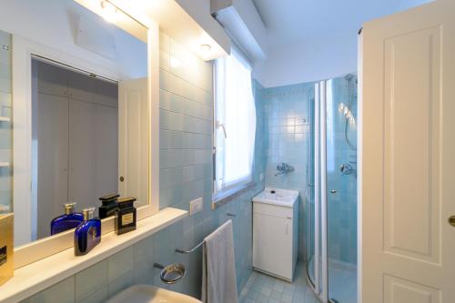 Bathroom, Appartamento Sana in Somma Lombardo Bathroom, Appartamento Sana in Somma Lombardo