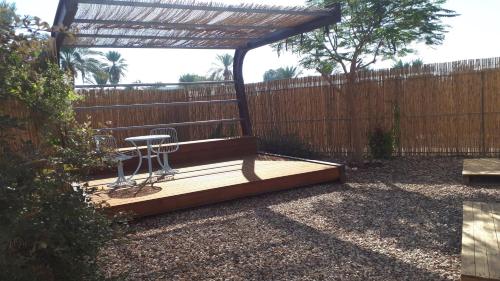 Balcony/terrace, צימרגולה in Arad Balcony/terrace, צימרגולה in Arad