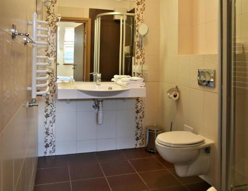 This photo about Hotel Activa shared on HyHotel.com