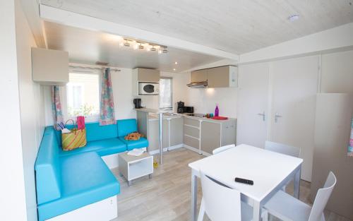 Camping Resort La Baume La Palmeraie in Capitou Camping Resort La Baume La Palmeraie in Capitou