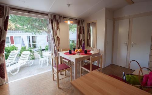 Facilities, Camping Resort La Baume La Palmeraie in Capitou Facilities, Camping Resort La Baume La Palmeraie in Capitou