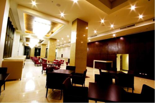 Bar/lounge, Mandarin Plaza Hotel in Cebu Bar/lounge, Mandarin Plaza Hotel in Cebu