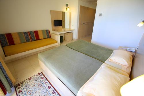 This photo about Omar Khayam Club shared on HyHotel.com