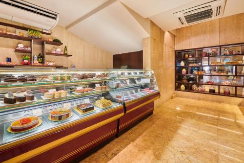Shops, The LaLiT New Delhi in New Delhi and NCR Shops, The LaLiT New Delhi in New Delhi and NCR