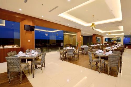레스토랑, 더 아트리움 호텔 앤 리조트 욕야카르타 (The Atrium Hotel and Resort Yogyakarta) in 신두아디 레스토랑, 더 아트리움 호텔 앤 리조트 욕야카르타 (The Atrium Hotel and Resort Yogyakarta) in 신두아디