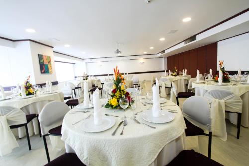 Banquet hall, Pop Art Hotel Las Colinas Manizales in Manizales Banquet hall, Pop Art Hotel Las Colinas Manizales in Manizales