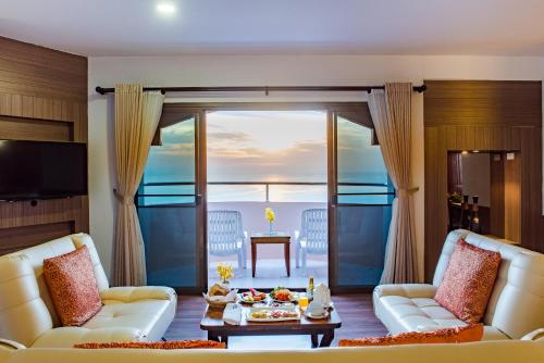 골든 비치 차암 호텔 (Golden Beach Cha-Am Hotel) in 차암 비치프런트 골든 비치 차암 호텔 (Golden Beach Cha-Am Hotel) in 차암 비치프런트