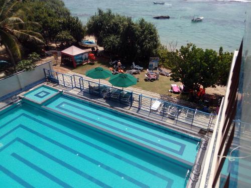 Swimming pool, Paradise Beach Resort in Mirissa Swimming pool, Paradise Beach Resort in Mirissa