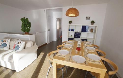 Duplex en frente de la playa al lado de Barcelona in Canet De Mar Duplex en frente de la playa al lado de Barcelona in Canet De Mar