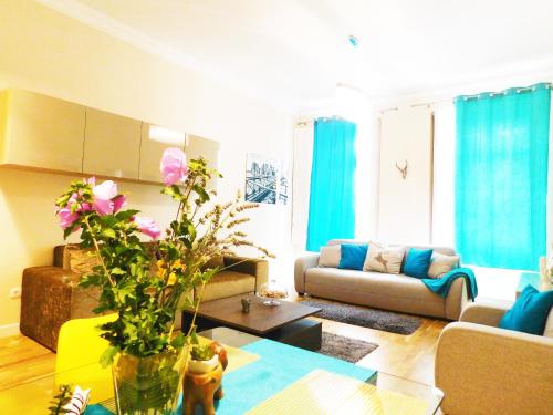 Wonder Deer Lux Apt-Opera
Wonder Deer Lux Apt-Opera