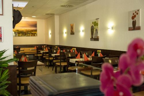 Étterem, Schnitzelhaus und Pension Stadt Rosbach in Rosbach V.D.H. Étterem, Schnitzelhaus und Pension Stadt Rosbach in Rosbach V.D.H.