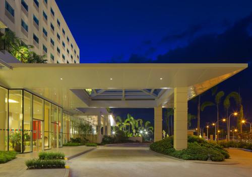 Entrance, Park Inn by Radisson Davao in Agdao Entrance, Park Inn by Radisson Davao in Agdao