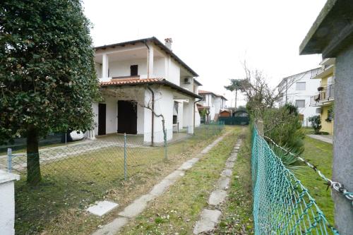 Bejárat, Villetta LINDA 8 in Lido Delle Nazioni Bejárat, Villetta LINDA 8 in Lido Delle Nazioni