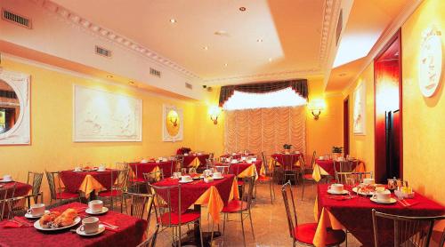 Food and beverages, Stromboli Hotel in Rome Food and beverages, Stromboli Hotel in Rome