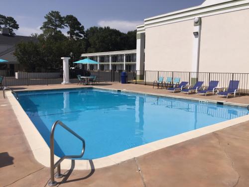 Swimming pool, Days Inn by Wyndham Natchez in Natchez (MS) Swimming pool, Days Inn by Wyndham Natchez in Natchez (MS)