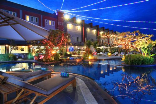 Swimming pool, Swiss-Belhotel Kendari in Kendari Swimming pool, Swiss-Belhotel Kendari in Kendari