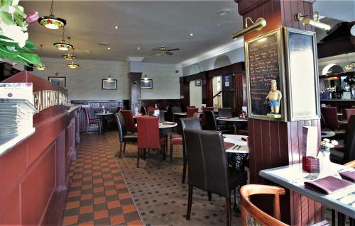 Fairway Hotel in Bathgate Fairway Hotel in Bathgate
