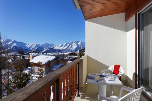 شرفة/ تراس, Hotel Eliova Le Chaix in L'Alpe d'Huez شرفة/ تراس, Hotel Eliova Le Chaix in L'Alpe d'Huez
