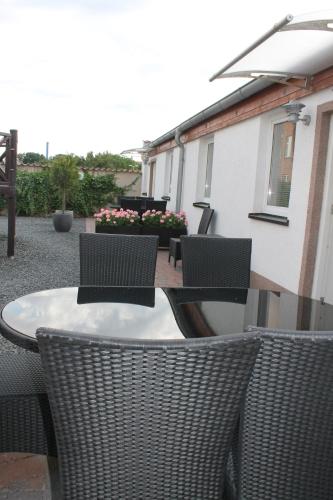 Kitchen & Apartments with free private parking