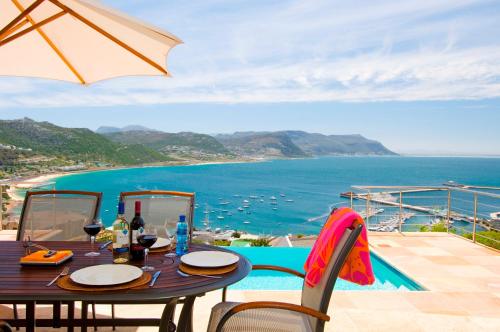 Azure View Luxury Apartment