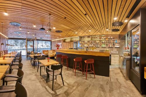 Ресторан, Aparthotel Svatý Vavřinec (Aparthotel Svaty Vavrinec) in Пец-под-Снежкою Ресторан, Aparthotel Svatý Vavřinec (Aparthotel Svaty Vavrinec) in Пец-под-Снежкою