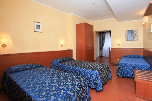 This photo about Casa Di Santa Francesca Romana a Ponte Rotto shared on HyHotel.com