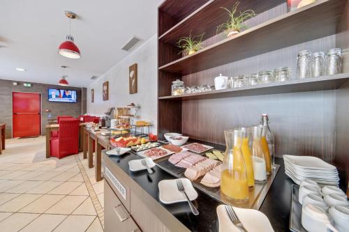 Ételek és italok, HOTEL RESTAURANT PARIS PACIFIC PARIS-VILLEJUIF- PRES DU METRO L'HAY LES ROSES LIGNE 14 - Direct PARI in Villejuif Ételek és italok, HOTEL RESTAURANT PARIS PACIFIC PARIS-VILLEJUIF- PRES DU METRO L'HAY LES ROSES LIGNE 14 - Direct PARI in Villejuif