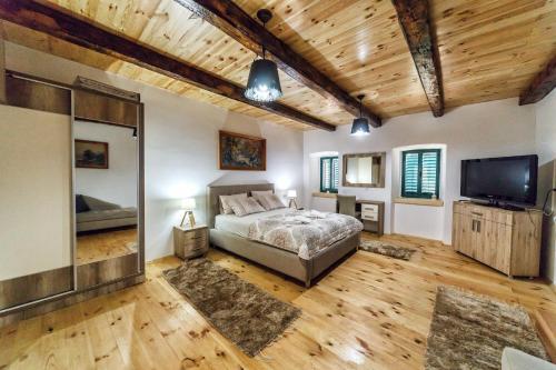 Kamar tidur, Apartments "Old house Pajovic" in Virpazar Kamar tidur, Apartments "Old house Pajovic" in Virpazar