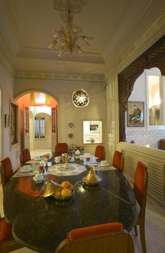 Makanan dan Minuman, Maison d'Hotes Dar Ennassim in La Marsa Makanan dan Minuman, Maison d'Hotes Dar Ennassim in La Marsa