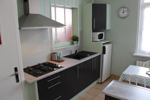 Kitchen, Le Kooka in Place du Marechal Foch Kitchen, Le Kooka in Place du Marechal Foch