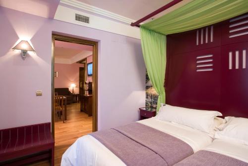 Suites Gran Via 44 in Granada Suites Gran Via 44 in Granada