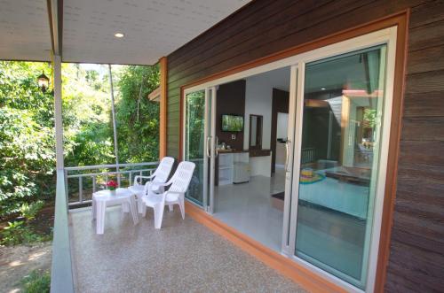 Balcony/terrace, Khum Maikaew Resort in Sang Kha Ou Balcony/terrace, Khum Maikaew Resort in Sang Kha Ou