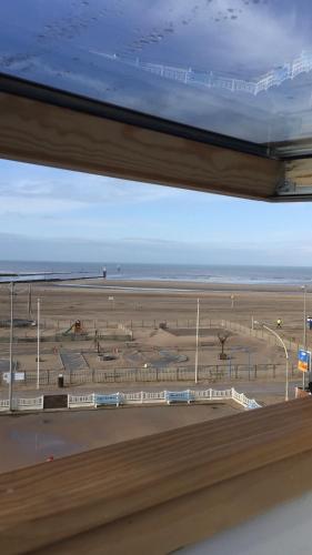 شاطئ, Les Embruns in Trouville Sur Mer شاطئ, Les Embruns in Trouville Sur Mer