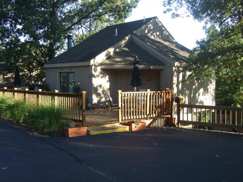 Hotels Airbnb Vacation Rentals In Osage Beach Missouri Usa