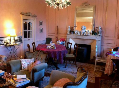 Maison Marthe B & B in Saint-Sauveur-en-Puisaye Maison Marthe B & B in Saint-Sauveur-en-Puisaye