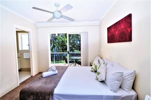 Sanctuary Lake Apartment in Currumbin Sanctuary Lake Apartment in Currumbin