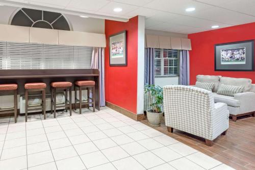 大堂, 塔斯卡盧薩近大學麥克羅特套房酒店 (Microtel Inn & Suites by Wyndham Tuscaloosa Near University) in 土斯卡魯沙 (AL) 大堂, 塔斯卡盧薩近大學麥克羅特套房酒店 (Microtel Inn & Suites by Wyndham Tuscaloosa Near University) in 土斯卡魯沙 (AL)