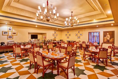 Restaurant, The Ummed Jodhpur Palace Resort & Spa in Jodhpur Restaurant, The Ummed Jodhpur Palace Resort & Spa in Jodhpur