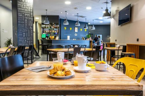 酒吧/高級酒吧, Best Western Plus Suitcase Paris la Defense in 布瓦科隆布 酒吧/高級酒吧, Best Western Plus Suitcase Paris la Defense in 布瓦科隆布
