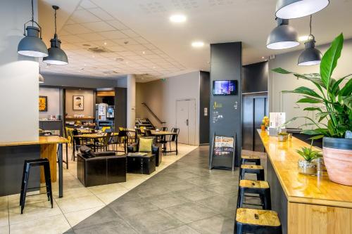 大堂, Best Western Plus Suitcase Paris la Defense in 布瓦科隆布 大堂, Best Western Plus Suitcase Paris la Defense in 布瓦科隆布