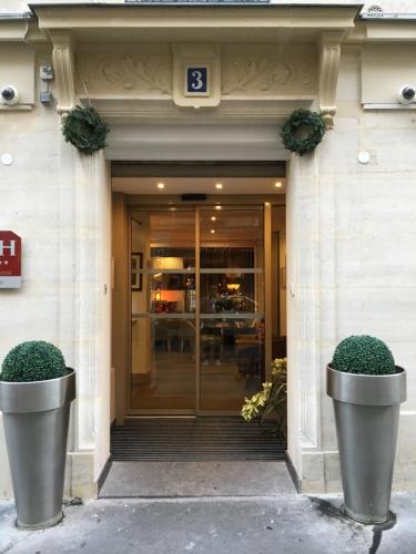 Sisäänkäynti, Hotel Mayet in Quartier Saint-Germain-des-Pres - Luxembourg Sisäänkäynti, Hotel Mayet in Quartier Saint-Germain-des-Pres - Luxembourg