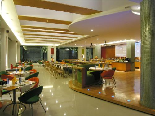 Restoran, Taj Chandigarh in Chandigarh Restoran, Taj Chandigarh in Chandigarh