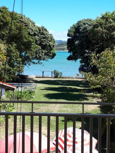 parveke/terassi, Brony's Beachfront-Short and Long Term Stays in Plimmerton parveke/terassi, Brony's Beachfront-Short and Long Term Stays in Plimmerton