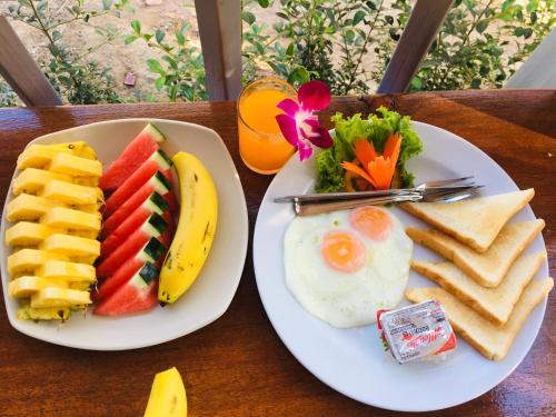 Food and beverages, Khum Maikaew Resort in Sang Kha Ou Food and beverages, Khum Maikaew Resort in Sang Kha Ou