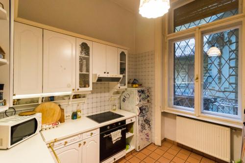 Kitchen, Baroque Hostel Budapest near Embassy of Romania Kitchen, Baroque Hostel Budapest near Embassy of Romania